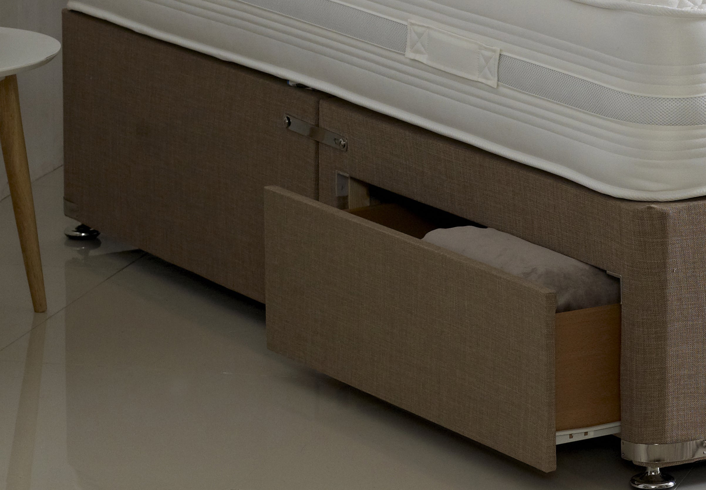 Plain Divan Bed - Image 3